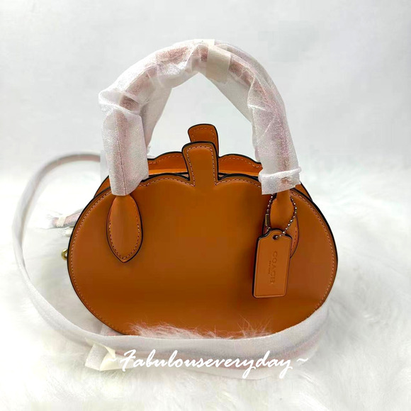 Coach Pumpkin Bag Crossbody In Leather/Brass/Faded Orange Halloween CU868 NWT - Picture 1 of 9